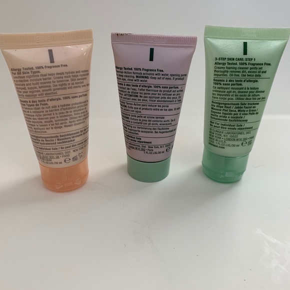 Clinique Trio 🥳🛍HOST PICK 🛍🥳 - Picture 2 of 3